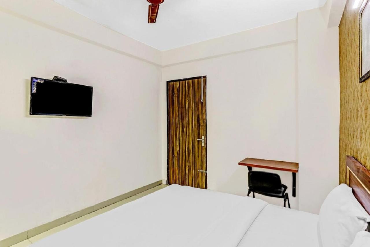 Hotel Noida Continental Exterior photo