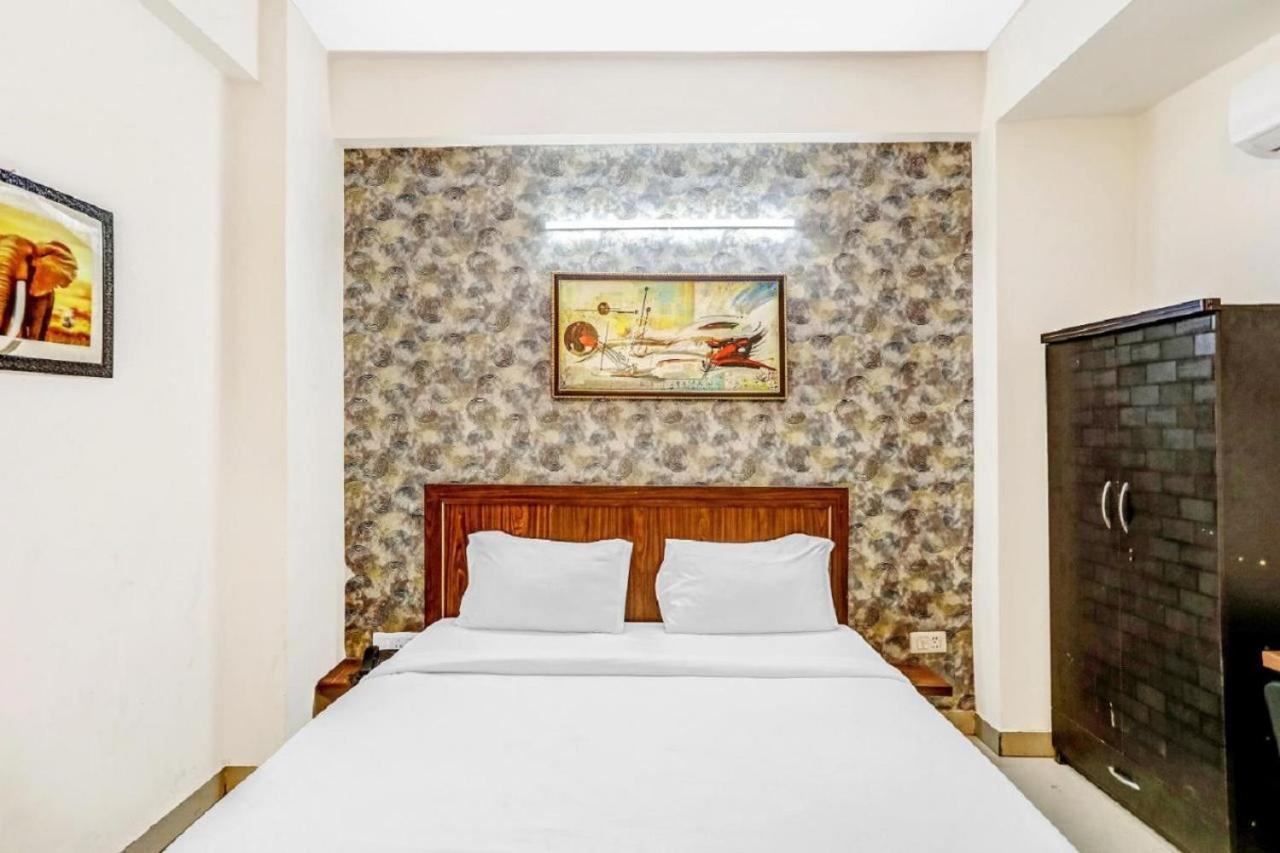 Hotel Noida Continental Exterior photo