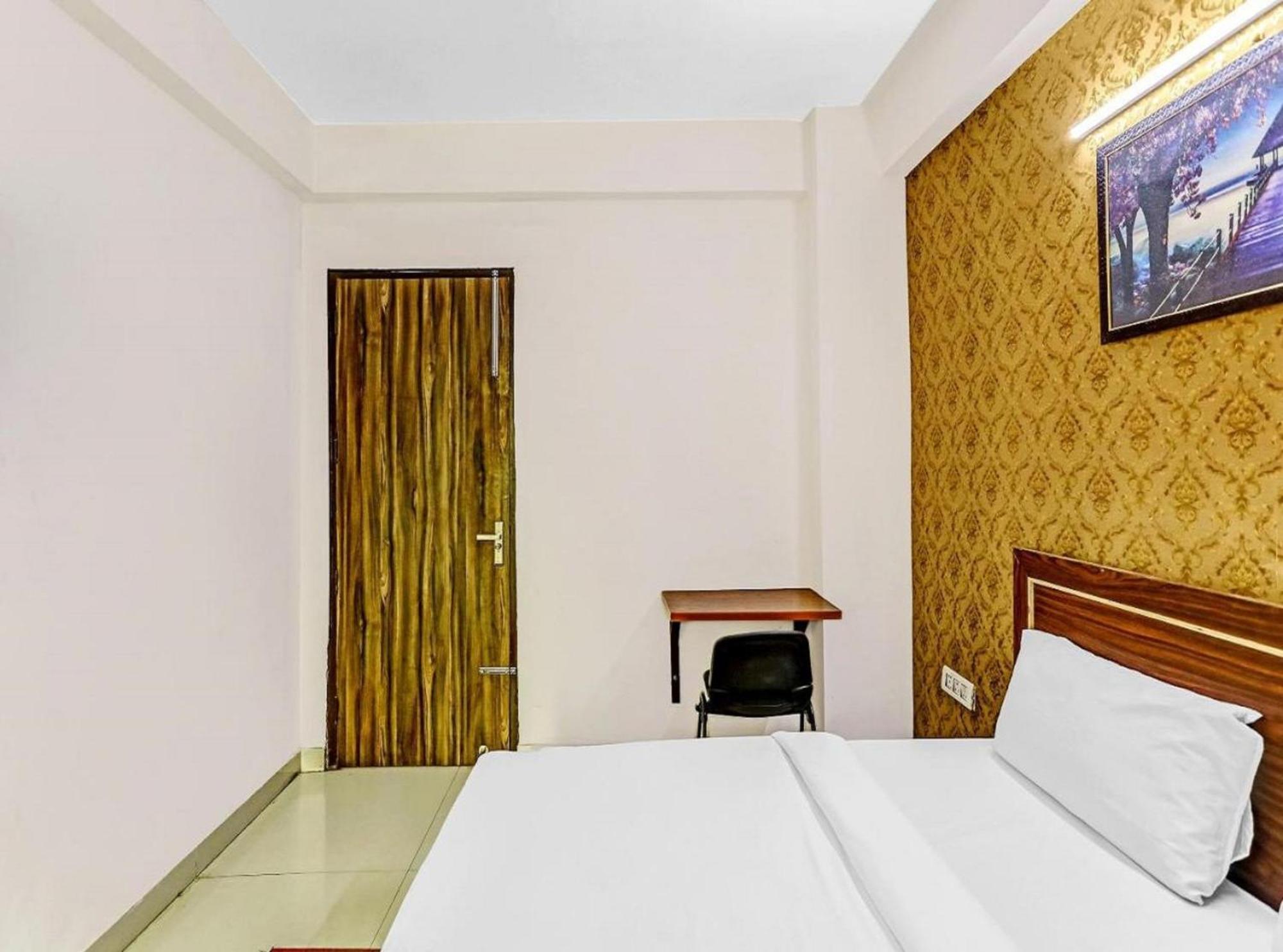 Hotel Noida Continental Exterior photo